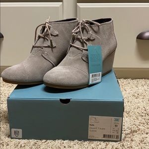 Toms Desert Taupe Suede booties